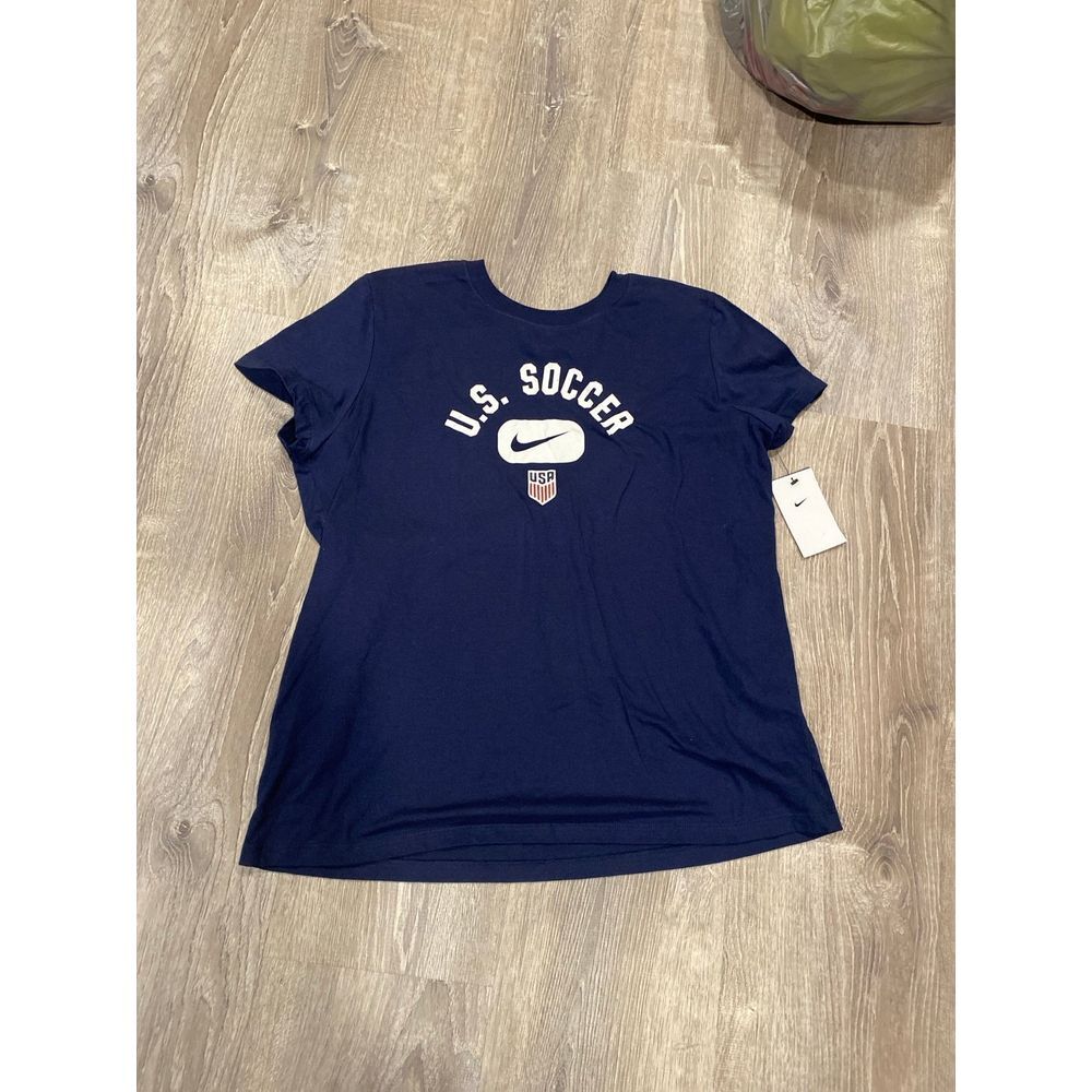 Women's Nike Soccer Shirt‎ size XL